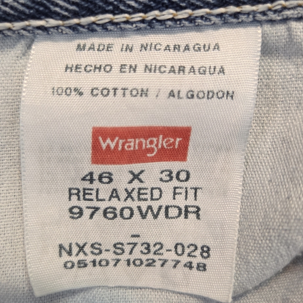 Mens Wrangler Relaxed Fit Straight Leg Jeans - Picture 10 of 11